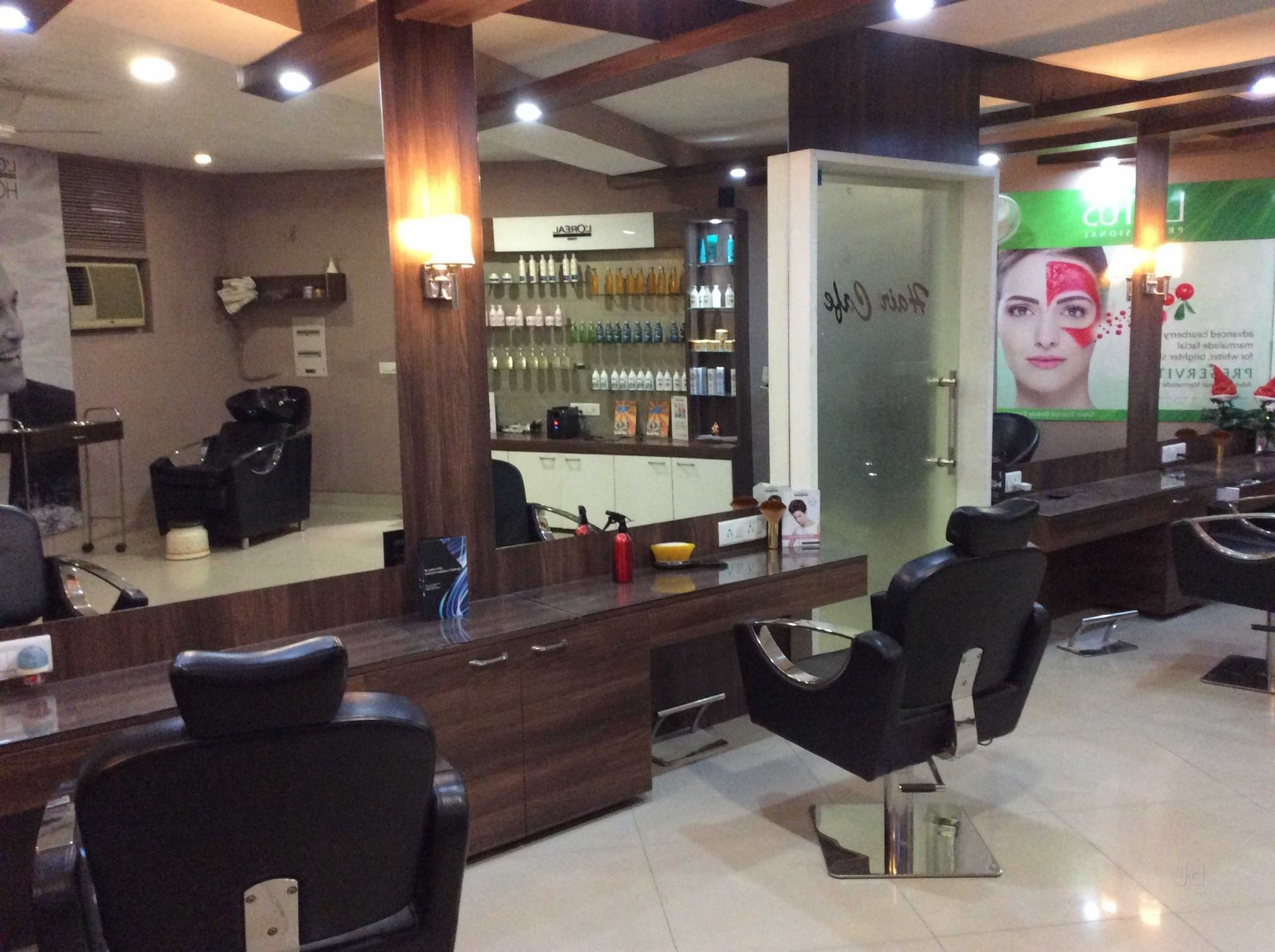 Hair Cafe Salon - Adway24